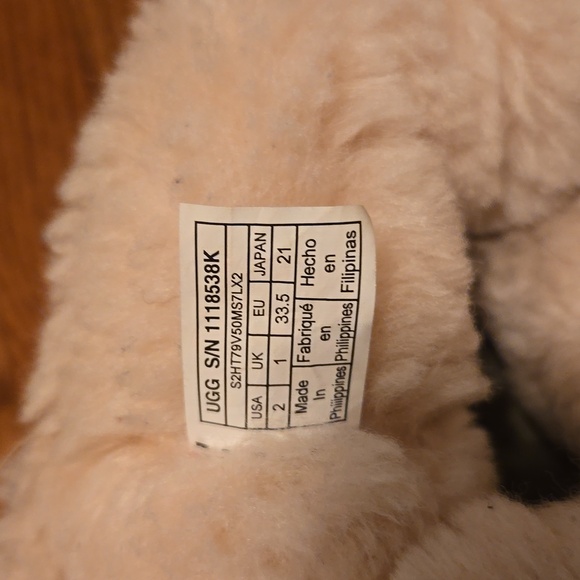 UGG Daelyn boots - Picture 6 of 7